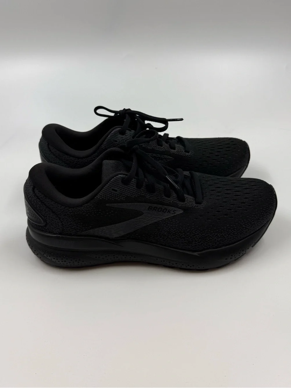 Brooks Ghost 16 Triple Black Woman Running Shoes Size 8.5 - Picture 1 of 7
